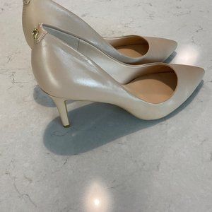Karl Lagerfeld Leather Pumps-Neutral color